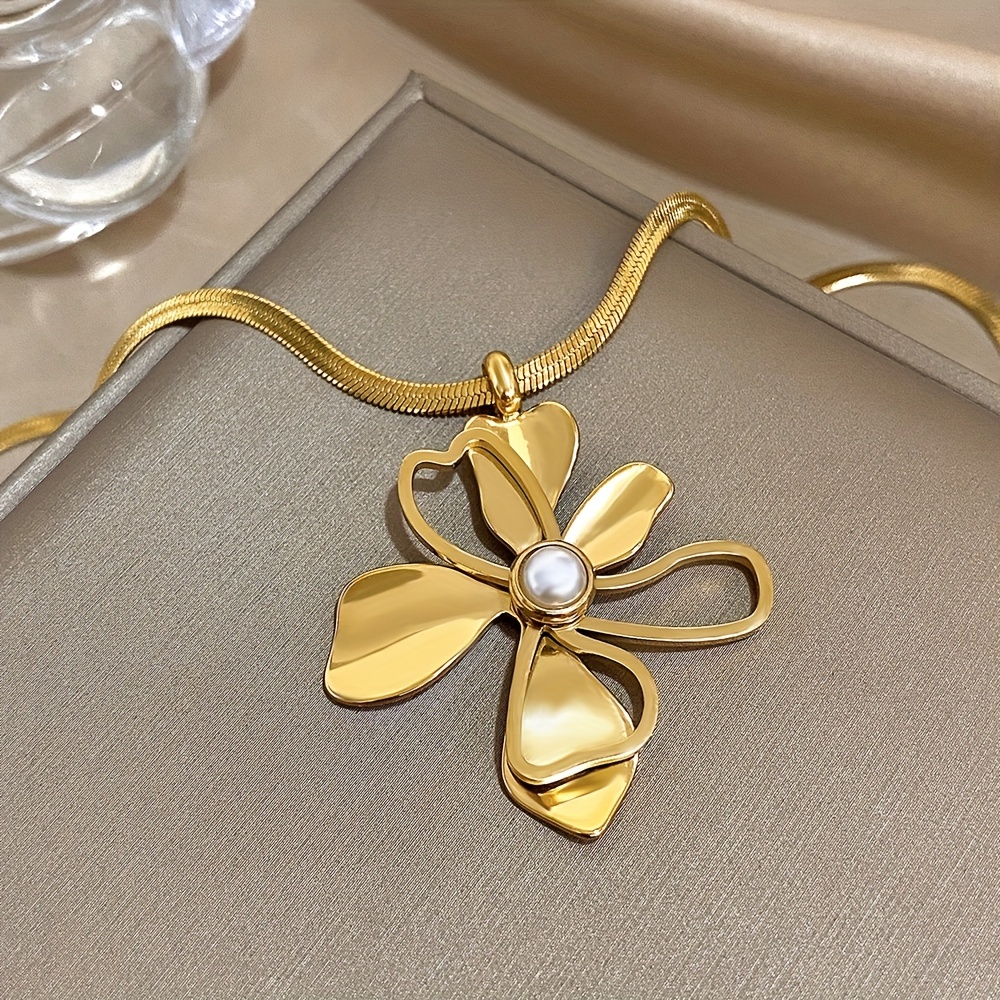Hollow Petal Imitation Pearl Pendant Necklace, Unisex